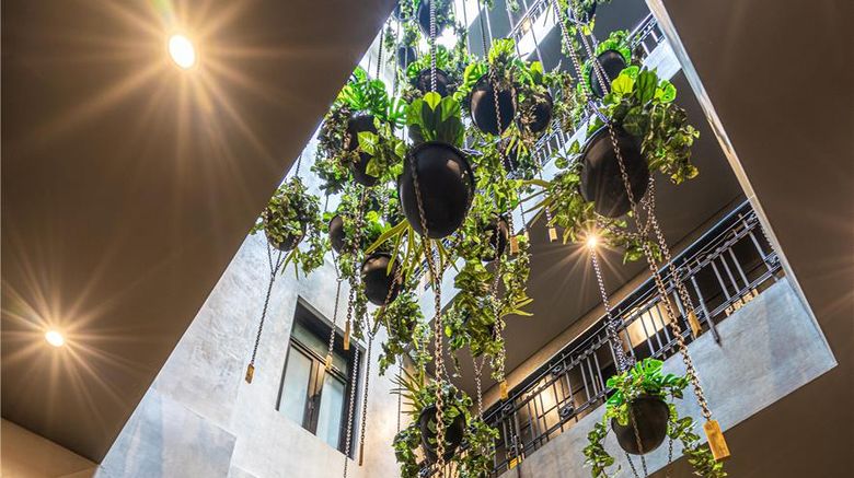 <b>Umbral, Curio Collection by Hilton Exterior</b>. Images powered by <a href="https://iceportal.shijigroup.com/" title="IcePortal" target="_blank">IcePortal</a>.
