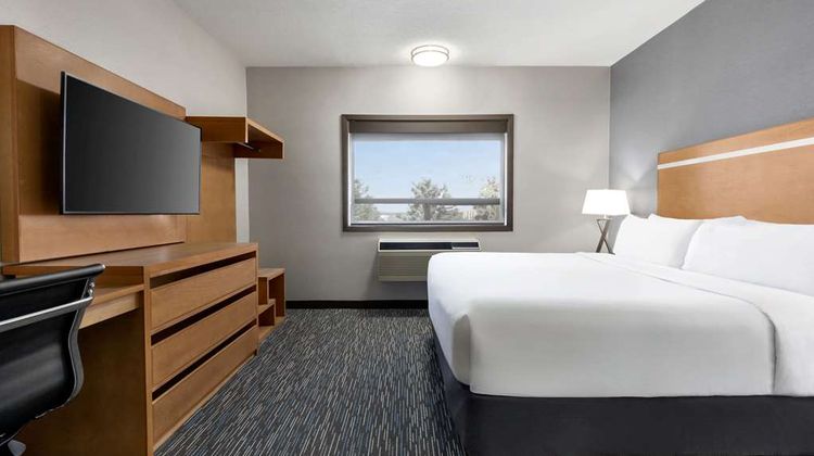 Wingate by Wyndham Lethbridge Suite