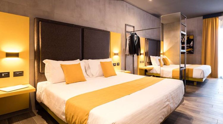 J24 Hotel Milano Room