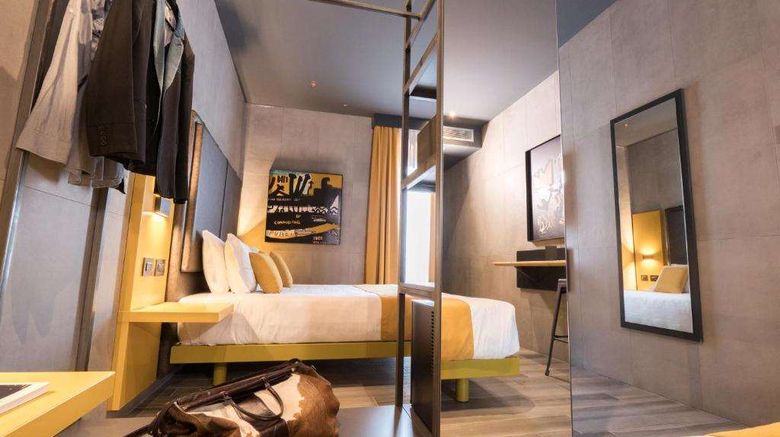 J24 Hotel Milano Room. Images powered by <a href="https://iceportal.shijigroup.com" target="_blank" rel="noopener">Ice Portal</a>.