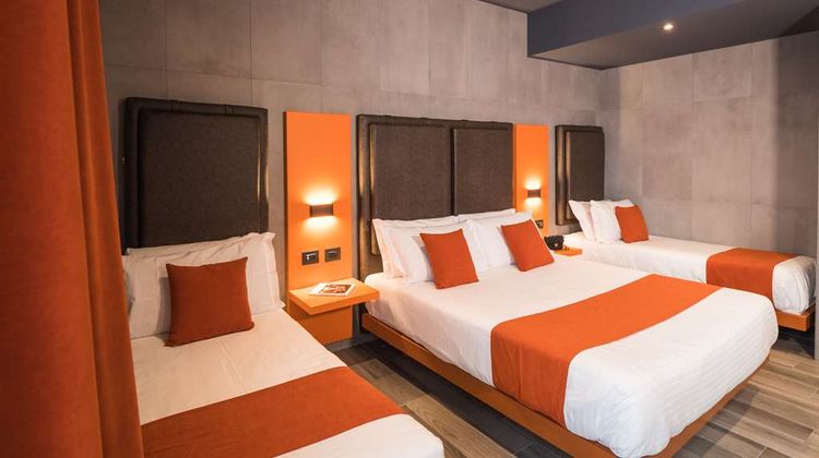 J24 Hotel Milano Room