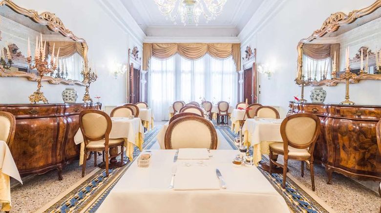 <b>Hotel Ai Cavalieri Venice Restaurant</b>. Images powered by <a href="https://iceportal.shijigroup.com/" title="IcePortal" target="_blank">IcePortal</a>.