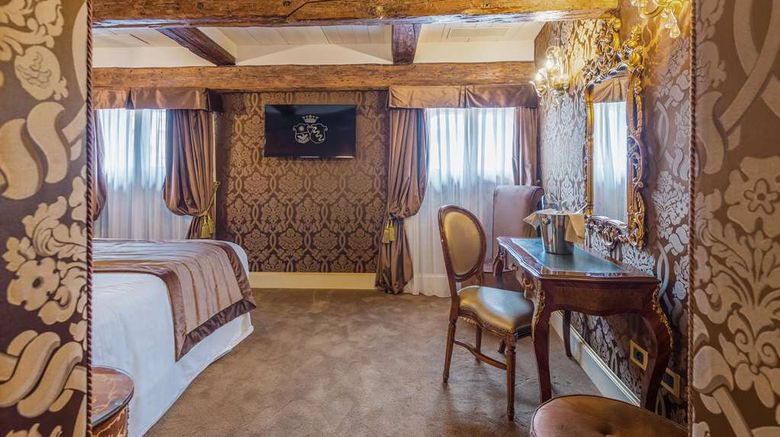 <b>Hotel Ai Cavalieri Venice Room</b>. Images powered by <a href="https://iceportal.shijigroup.com/" title="IcePortal" target="_blank">IcePortal</a>.