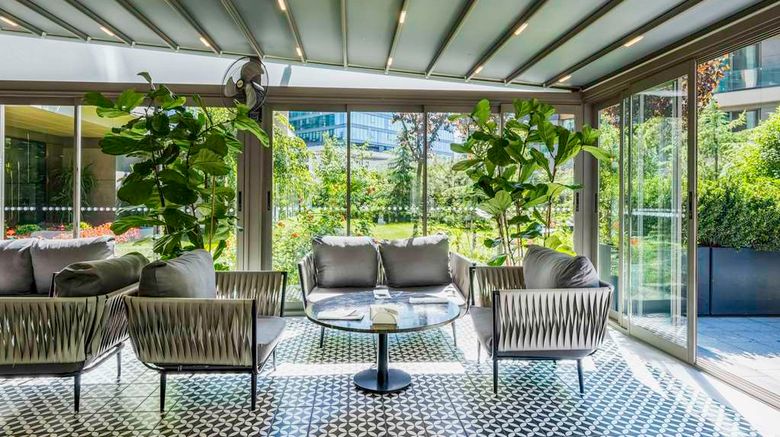 <b>Radisson Residences, Vadistanbul Restaurant</b>. Images powered by <a href="https://iceportal.shijigroup.com/" title="IcePortal" target="_blank">IcePortal</a>.