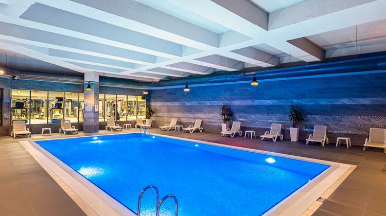 Radisson Residences, Vadistanbul Pool