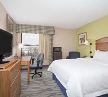 Baymont by Wyndham Thornton Room