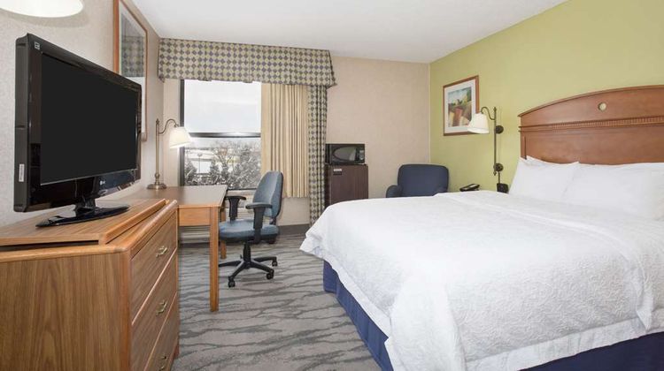 Baymont by Wyndham Thornton Room