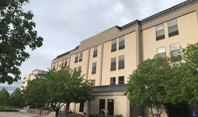 Baymont by Wyndham Thornton Exterior