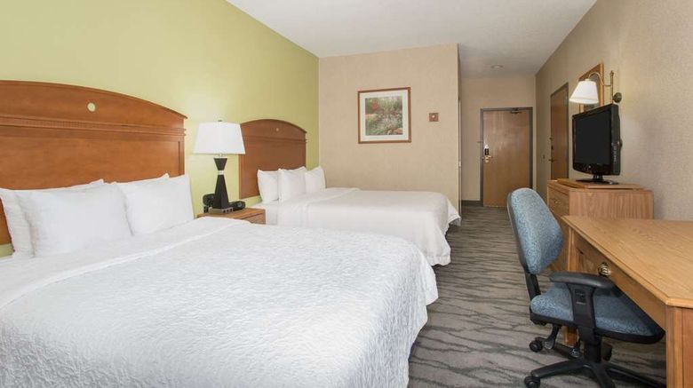 <b>Baymont by Wyndham Thornton Room</b>. Images powered by <a href="https://iceportal.shijigroup.com/" title="IcePortal" target="_blank">IcePortal</a>.