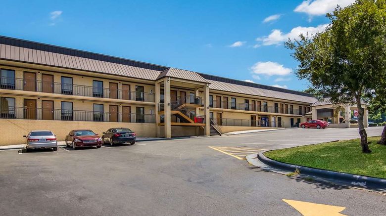 <b>Americas Best Value Inn Exterior</b>. Images powered by <a href="https://iceportal.shijigroup.com/" title="IcePortal" target="_blank">IcePortal</a>.