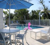 Star Suites by Riverside Theatre Pool