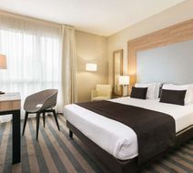 7Hotel & Fitness Room