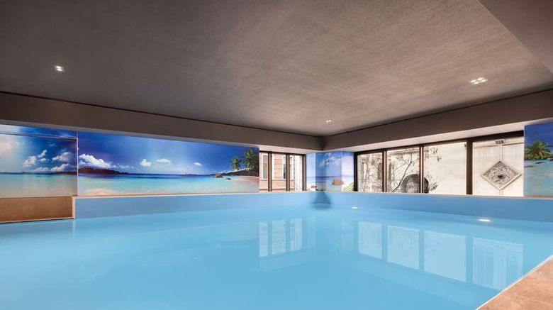 <b>Wyndham Grand Tbilisi Pool</b>. Images powered by <a href="https://iceportal.shijigroup.com/" title="IcePortal" target="_blank">IcePortal</a>.