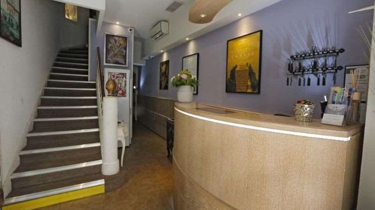 Hotel Alize Lobby