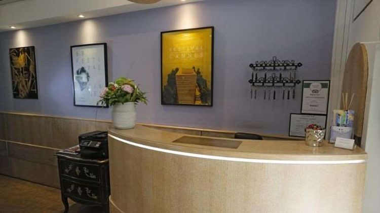 Hotel Alize Lobby