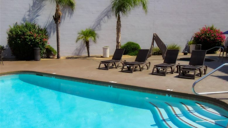 <b>Comfort Inn & Suites Phoenix North Deer Pool</b>. Images powered by <a href="https://iceportal.shijigroup.com/" title="IcePortal" target="_blank">IcePortal</a>.