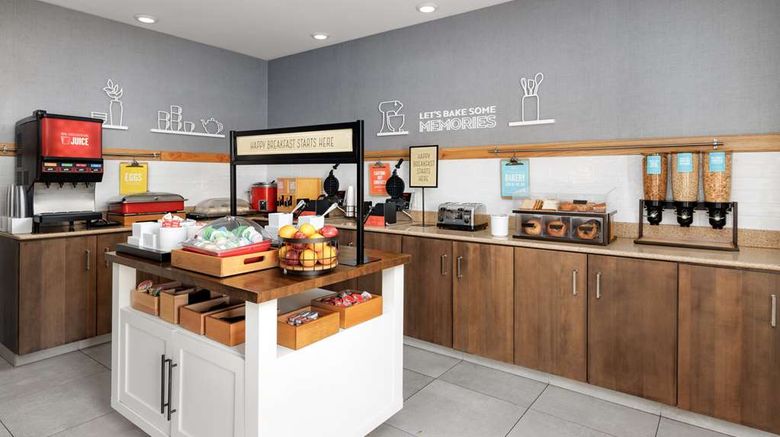 <b>Hampton Inn Houston-Hobby Airport Restaurant</b>. Images powered by <a href="https://iceportal.shijigroup.com/" title="IcePortal" target="_blank">IcePortal</a>.