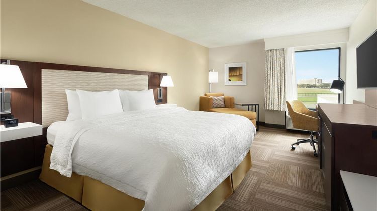 Hampton Inn Houston-Hobby Airport Room