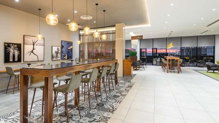 Hilton Garden Inn Windhoek Lobby