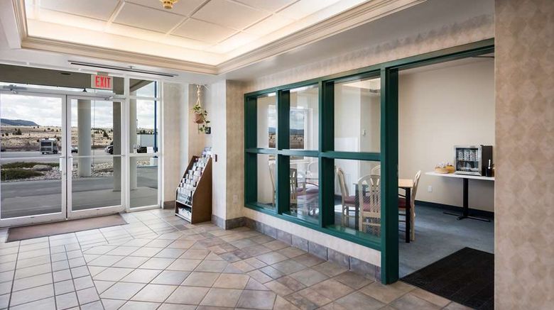 <b>Red Lion Inn & Suites Butte Lobby</b>. Images powered by <a href="https://iceportal.shijigroup.com/" title="IcePortal" target="_blank">IcePortal</a>.