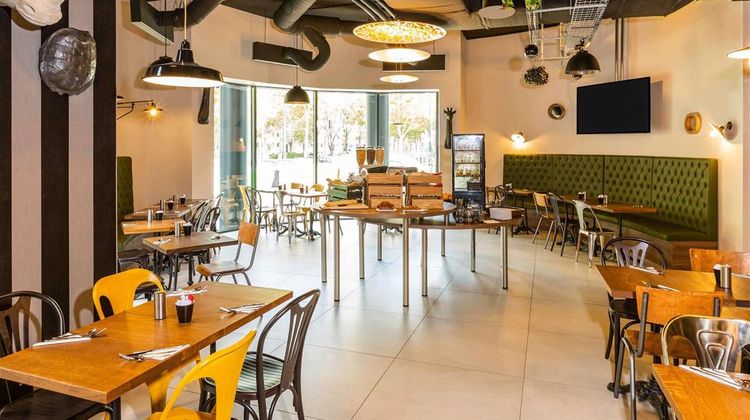 Ibis Styles Puteaux Paris La Defense Restaurant