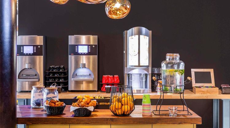 Ibis Styles Puteaux Paris La Defense Exterior