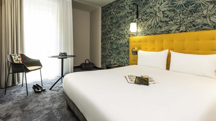 Ibis Styles Puteaux Paris La Defense Room