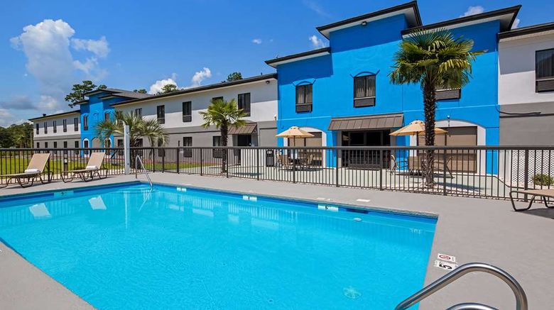 <b>Best Western Shallotte-Ocean Isle Beach Pool</b>. Images powered by <a href="https://iceportal.shijigroup.com/" title="IcePortal" target="_blank">IcePortal</a>.
