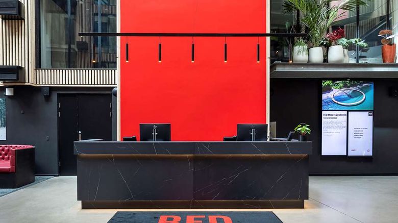 Radisson Red Aarhus Lobby. Images powered by <a href="https://iceportal.shijigroup.com" target="_blank" rel="noopener">Ice Portal</a>.