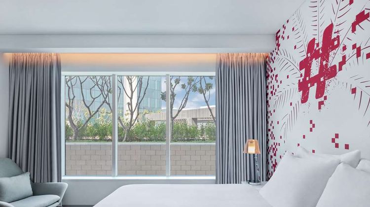 Radisson Red Dubai Silicon Oasis Room