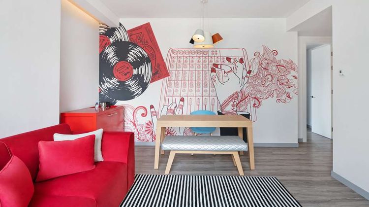 Radisson Red Dubai Silicon Oasis Suite