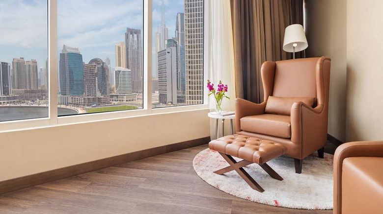 <b>Radisson Blu Hotel, Dubai Canal View Room</b>. Images powered by <a href="https://iceportal.shijigroup.com/" title="IcePortal" target="_blank">IcePortal</a>.