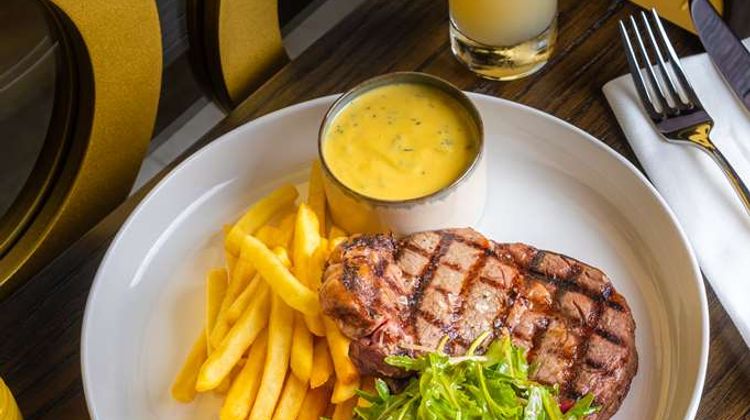 Radisson Blu Hotel, Dubai Canal View Restaurant
