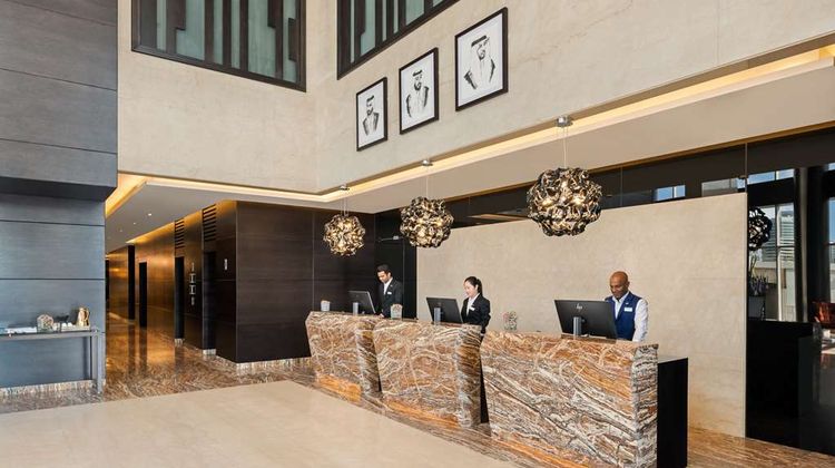 Radisson Blu Hotel, Dubai Canal View Lobby
