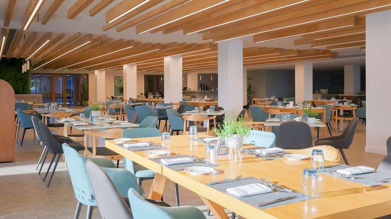 <b>Radisson Beach Resort Larnaca Restaurant</b>. Images powered by <a href="https://iceportal.shijigroup.com/" title="IcePortal" target="_blank">IcePortal</a>.