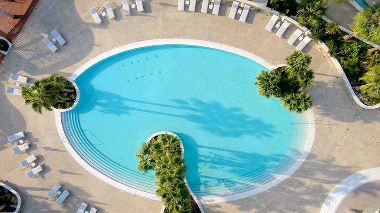 <b>Radisson Beach Resort Larnaca Pool</b>. Images powered by <a href="https://iceportal.shijigroup.com/" title="IcePortal" target="_blank">IcePortal</a>.