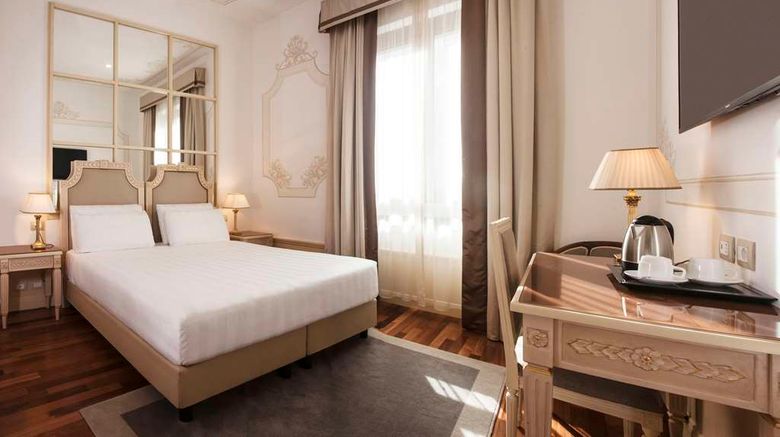 <b>Radisson Blu GHR Hotel, Rome Suite</b>. Images powered by <a href="https://iceportal.shijigroup.com/" title="IcePortal" target="_blank">IcePortal</a>.