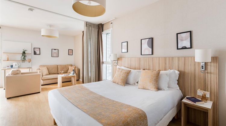 Q7 Lodge Room