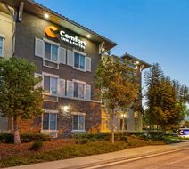 Comfort Inn & Suites Ontario Exterior