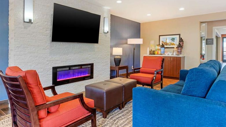 <b>Comfort Inn & Suites Ontario Lobby</b>. Images powered by <a href="https://iceportal.shijigroup.com/" title="IcePortal" target="_blank">IcePortal</a>.
