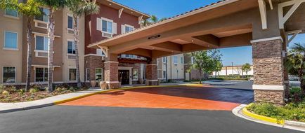 Comfort Inn & Suites Ontario Exterior
