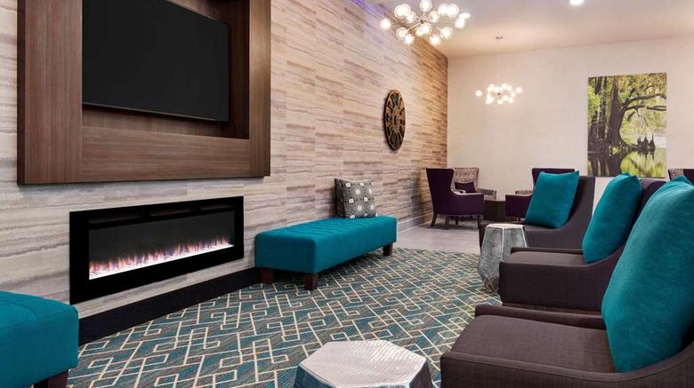 <b>La Quinta by Wyndham Gainesville Lobby</b>. Images powered by <a href="https://iceportal.shijigroup.com/" title="IcePortal" target="_blank">IcePortal</a>.