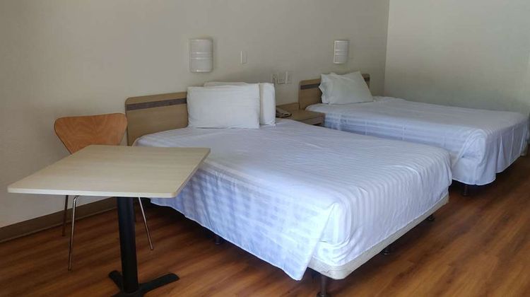 Travelodge by Wyndham Fayetteville Room