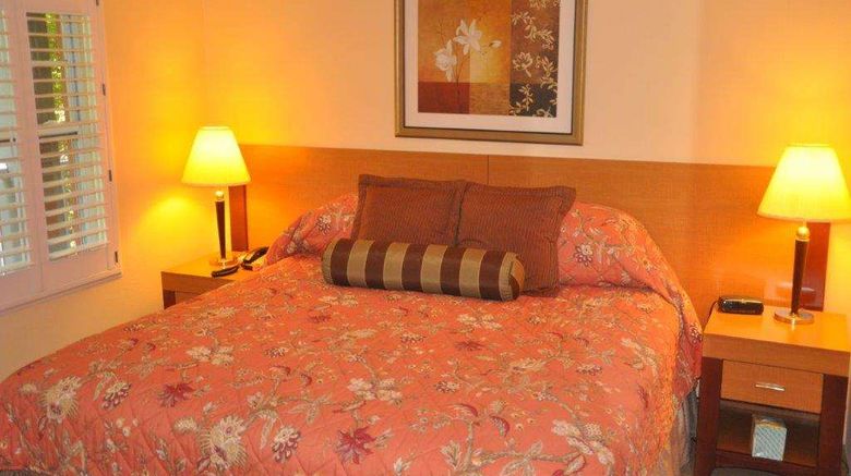 <b>Rosemont Guest Suites Suite</b>. Images powered by <a href="https://iceportal.shijigroup.com/" title="IcePortal" target="_blank">IcePortal</a>.