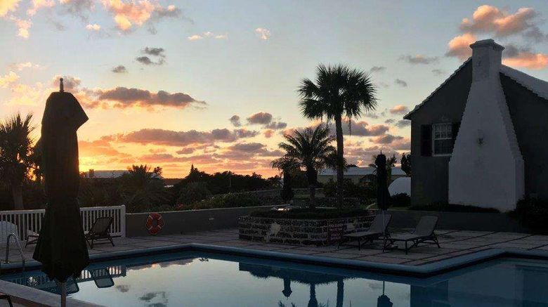 <b>Rosemont Guest Suites Pool</b>. Images powered by <a href="https://iceportal.shijigroup.com/" title="IcePortal" target="_blank">IcePortal</a>.