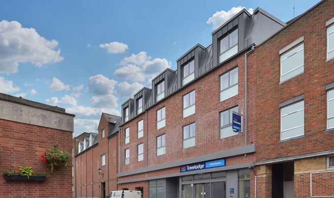 Travelodge Winchester Exterior