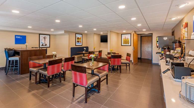 <b>Comfort Inn & Suites Lincoln Restaurant</b>. Images powered by <a href="https://iceportal.shijigroup.com/" title="IcePortal" target="_blank">IcePortal</a>.
