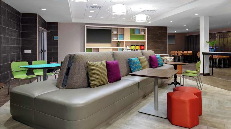 Home2 Suites by Hilton University Blvd Lobby