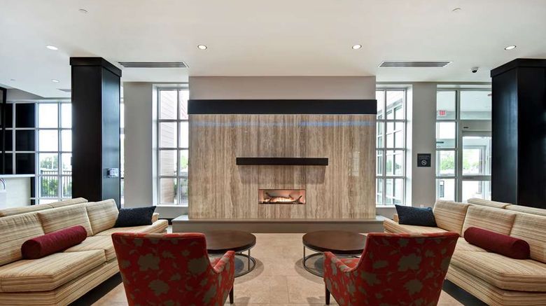 <b>Hilton Garden Inn Lansing West Lobby</b>. Images powered by <a href="https://iceportal.shijigroup.com/" title="IcePortal" target="_blank">IcePortal</a>.