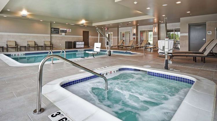 Hilton Garden Inn Lansing West Pool